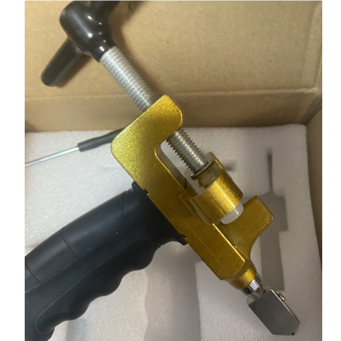 Ručni rezač za keramiku